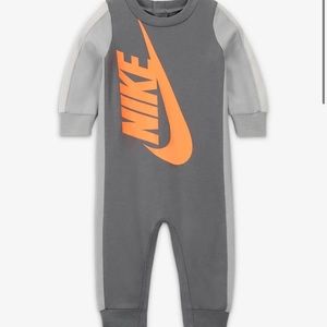 Brand new Newborn NIKE outfit